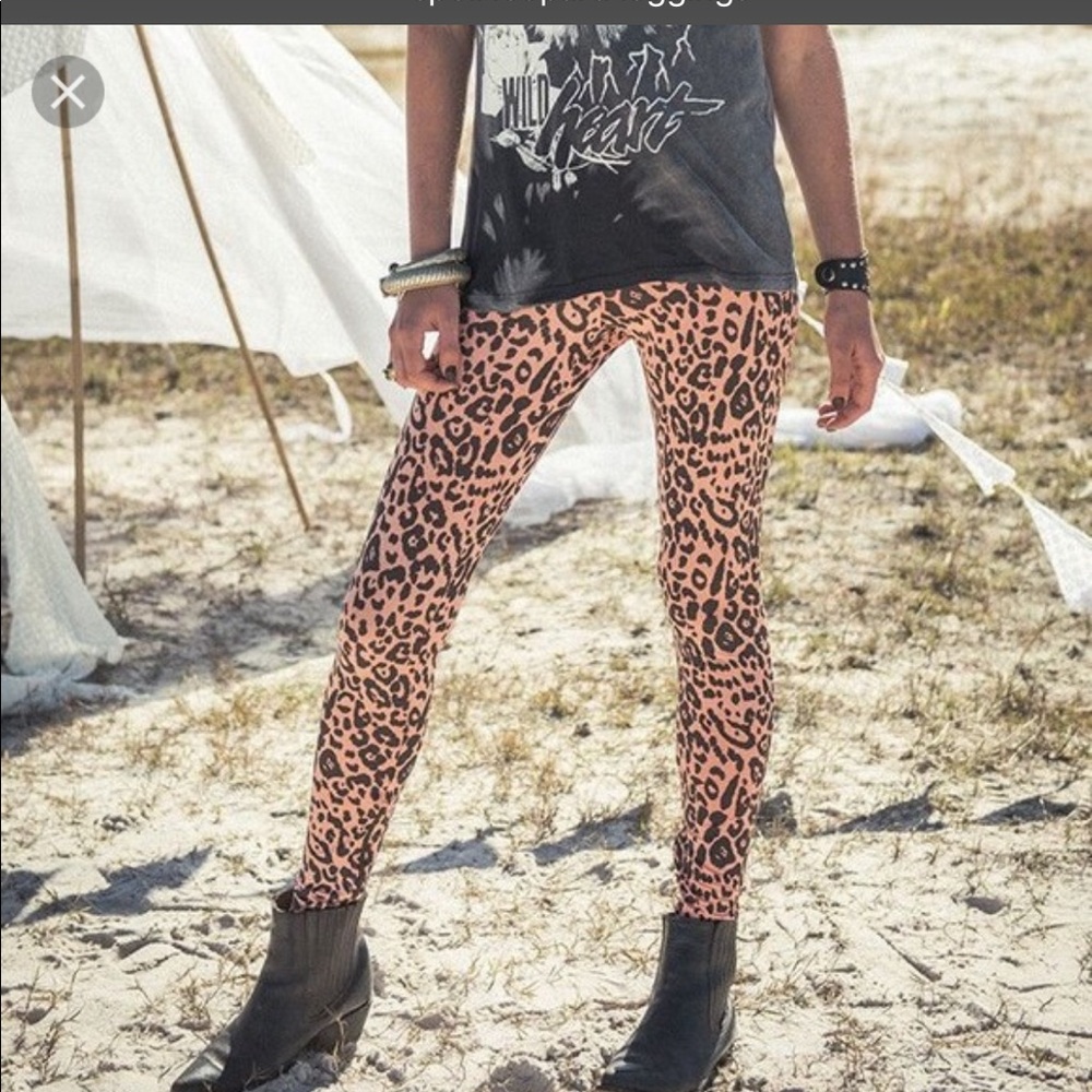 Spell Leopard Print Leggings - Pink and Black